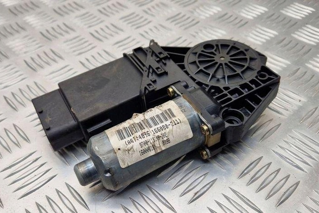 фото №7, Моторчик стекло передних левых дверь vw passat b7 alltrack 365