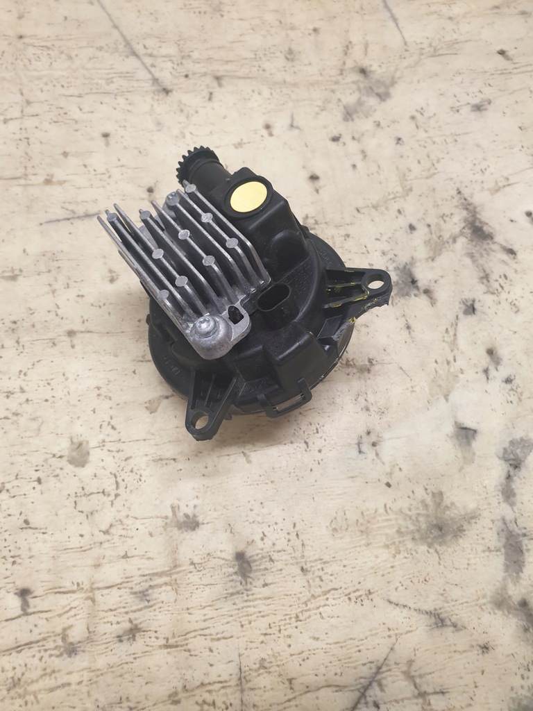 фото №11, Land rover defender противотуманная фара правый l8b2-15201-t4uvb