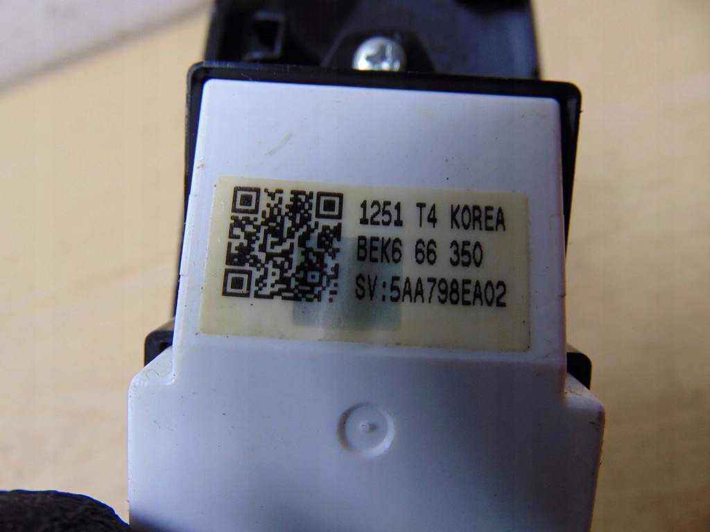 фото №10, Переключатель стекло левый mazda 3 bl europa