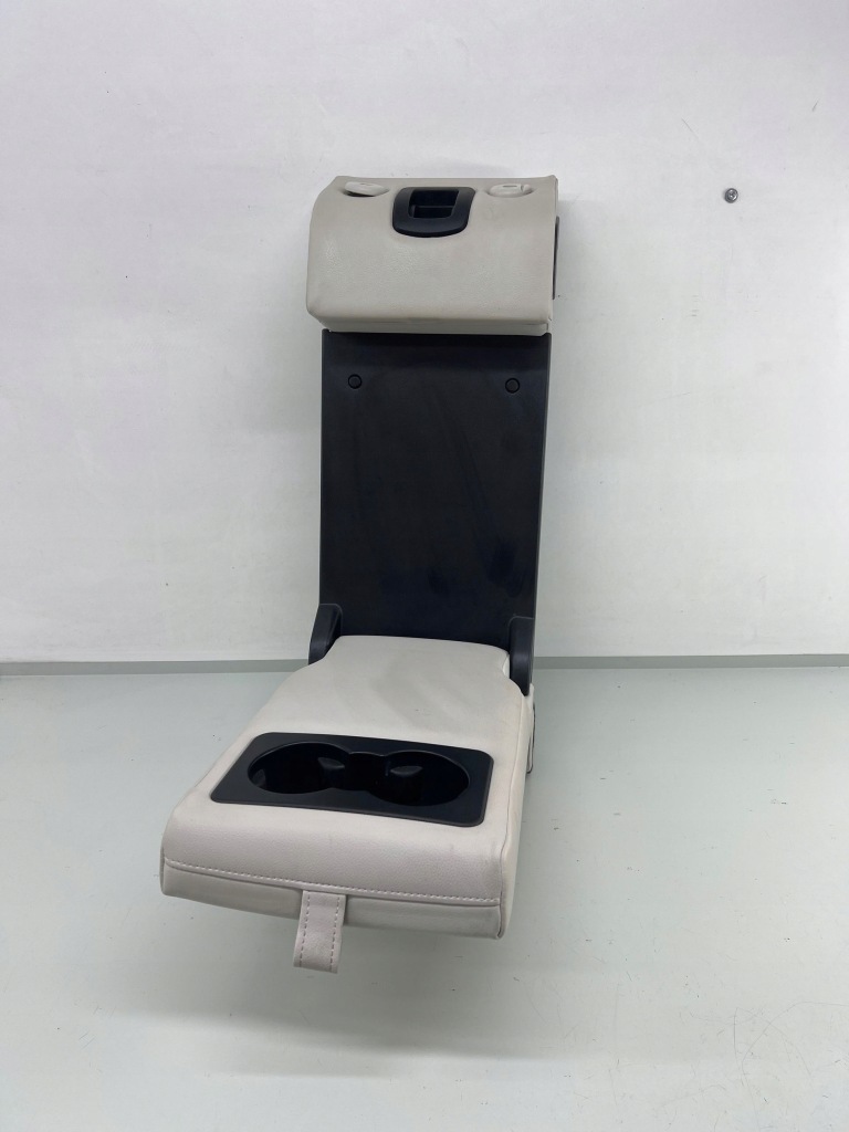 Купить Подлокотник задний задний  land rover range rover velar hk83613g60ba