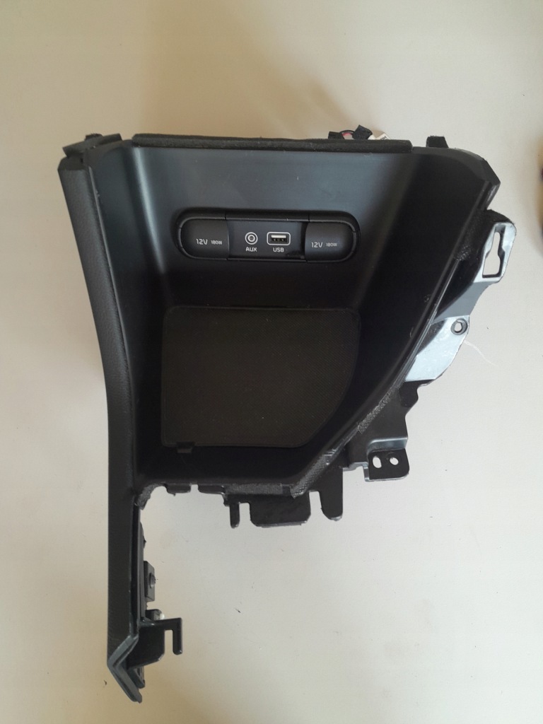 Купить Kia sportage iv 2015-18 рамка защита туннеля панель usb aux 84681-f1200
