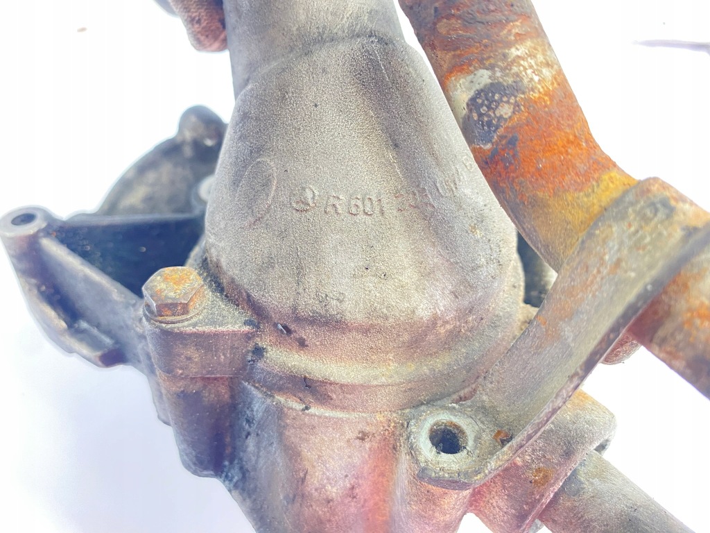 Корпус термостата патрубок водяной mercedes w124 6012010301 200d 250d 300d Оригинал