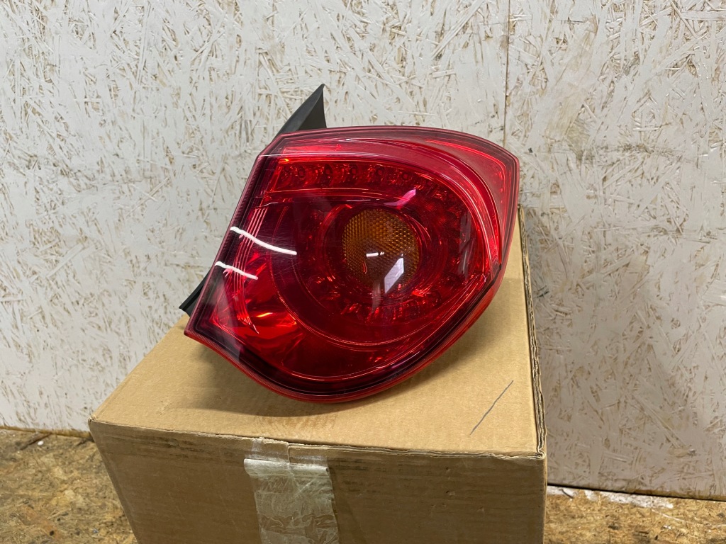Купити Alfa romeo giulietta лампа задня права правий задній