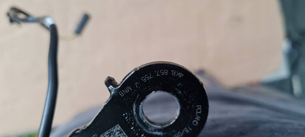 фото №9, A7 c8 4k клипса поперечина безопасности перед 4k8857755j a6 c8 4k