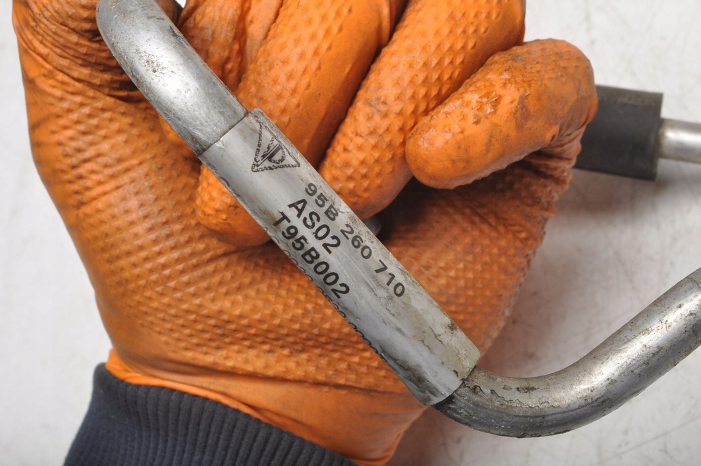 фото №11, Porsche macan 3.6 шланг кондиционера 95b260710 95b260707e