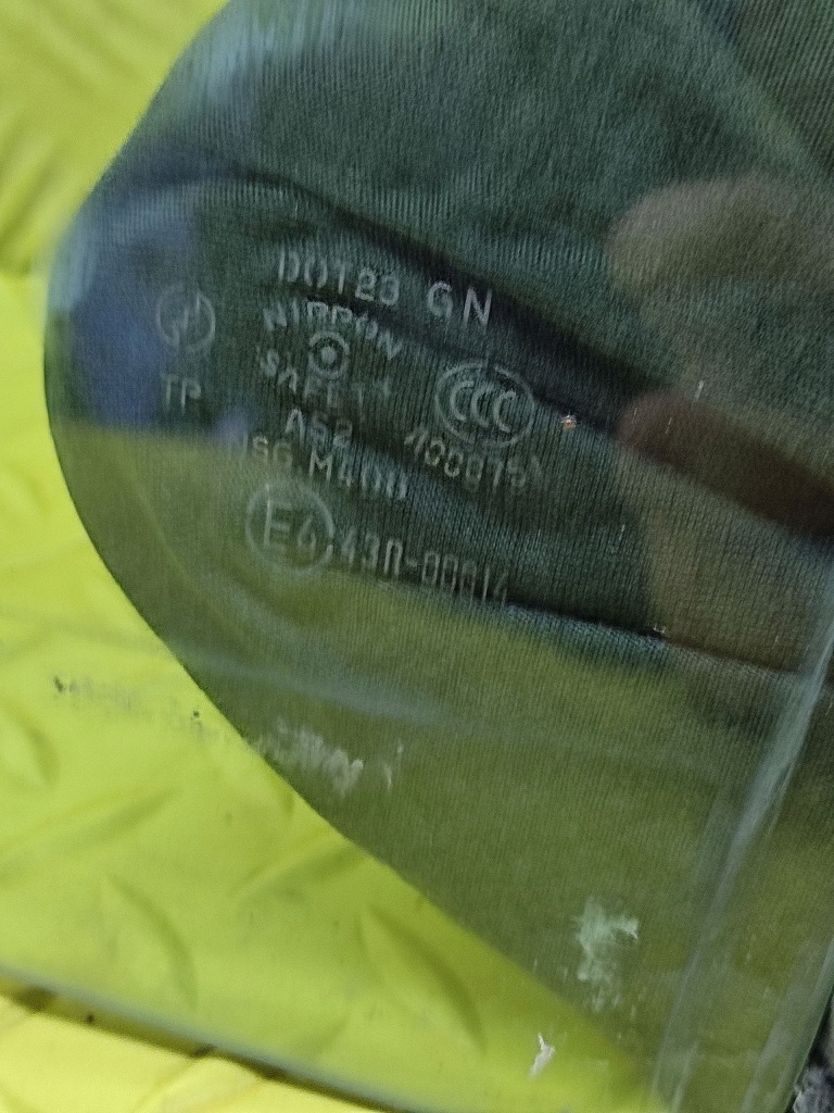 фото №3, Mazda mpv скло двері лівий перед