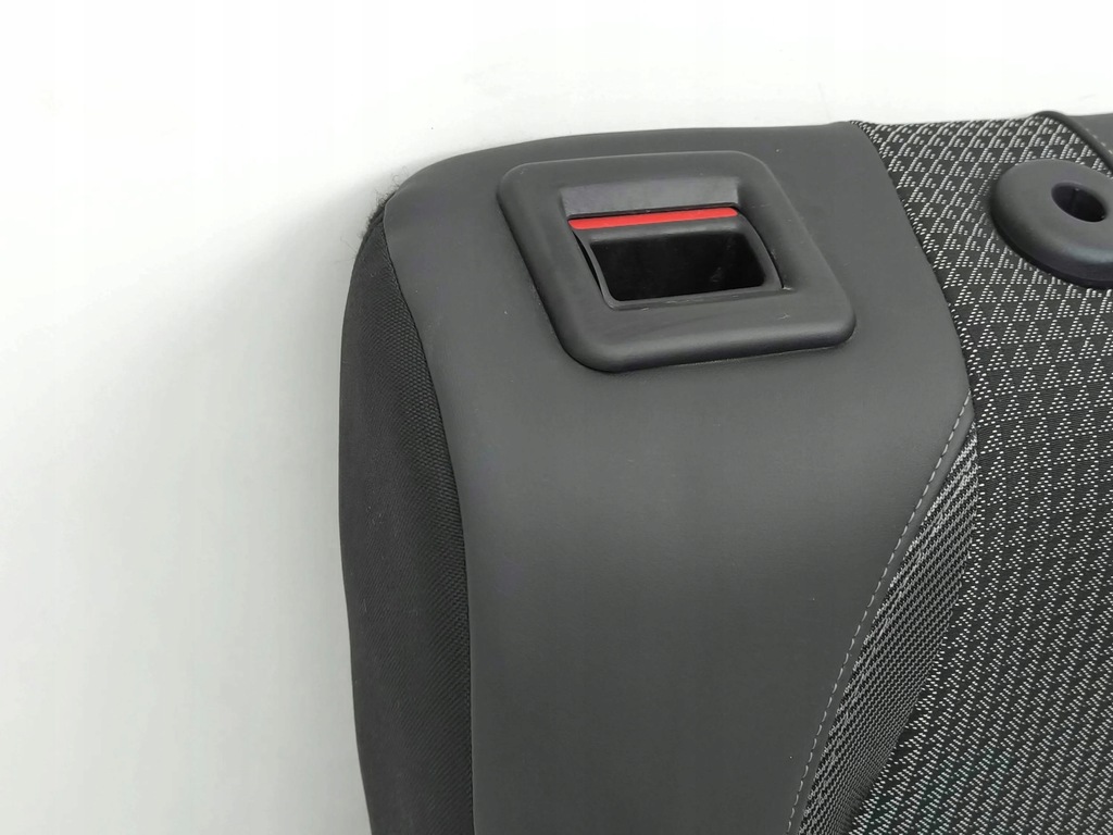 фото №12, Peugeot 2008 ii 2021 задние сиденье