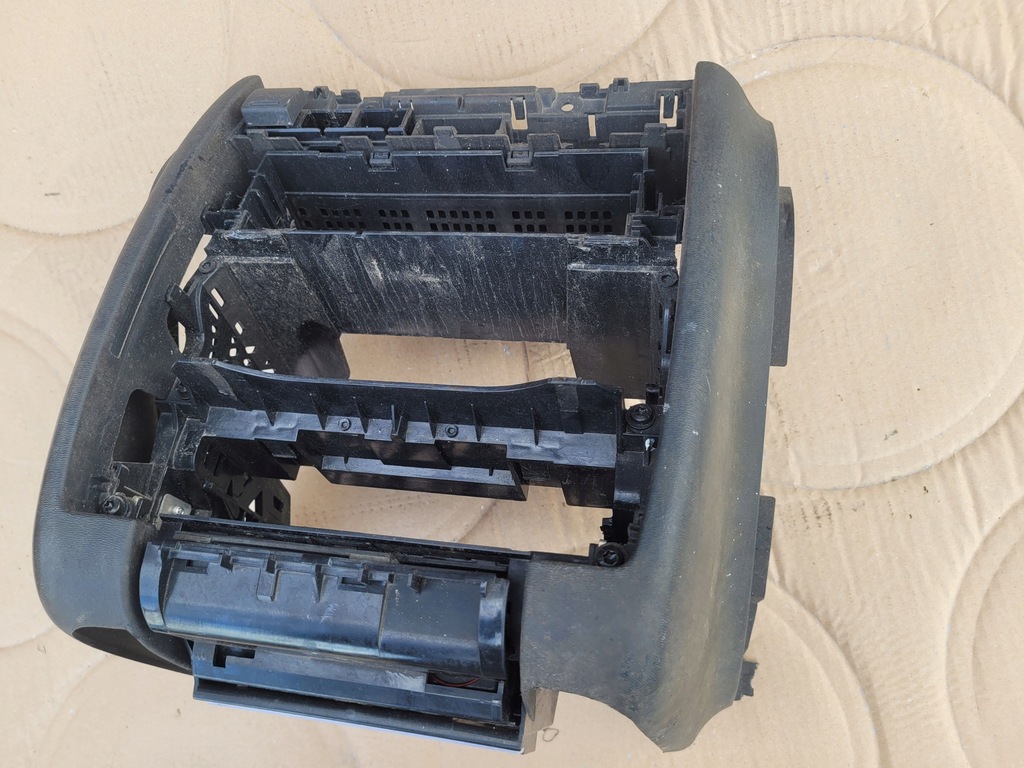 фото №2, Корзина кишеня рамка середня радіо консолі панелі audi a3 8l lift