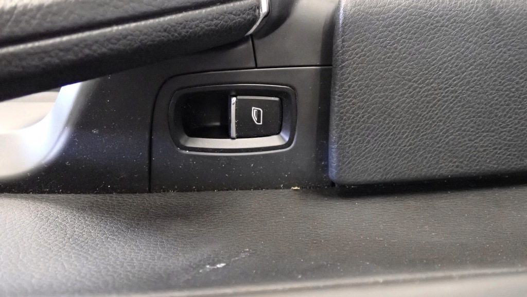 фото №6, Porsche cayenne обивка обшивка левый tył7p5867211