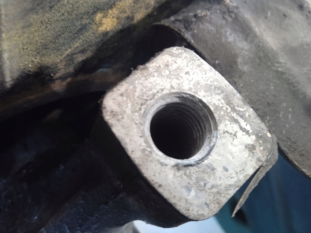 фото №6, Alfa romeo 159 поворотный кулак ступица левая передняя левый перед 1,9jtd 120km