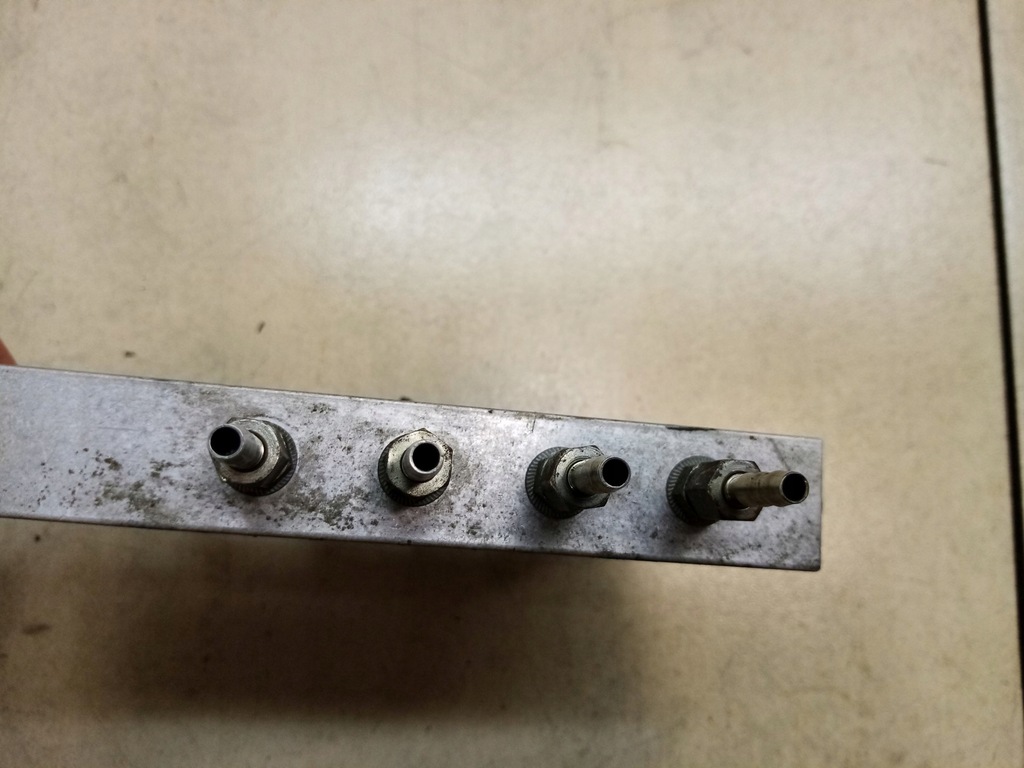 фото №6, Молдинг впрыскная газа rover 25 1.4 16v