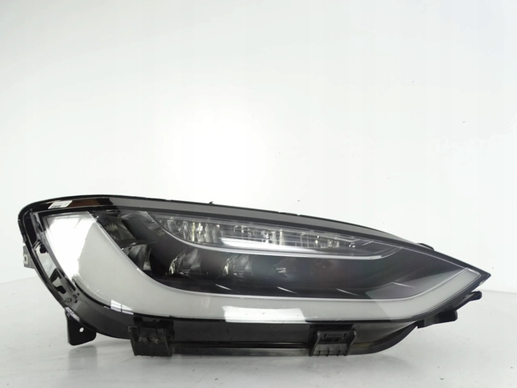 Лампа перед передня права tesla x full led в Україні
