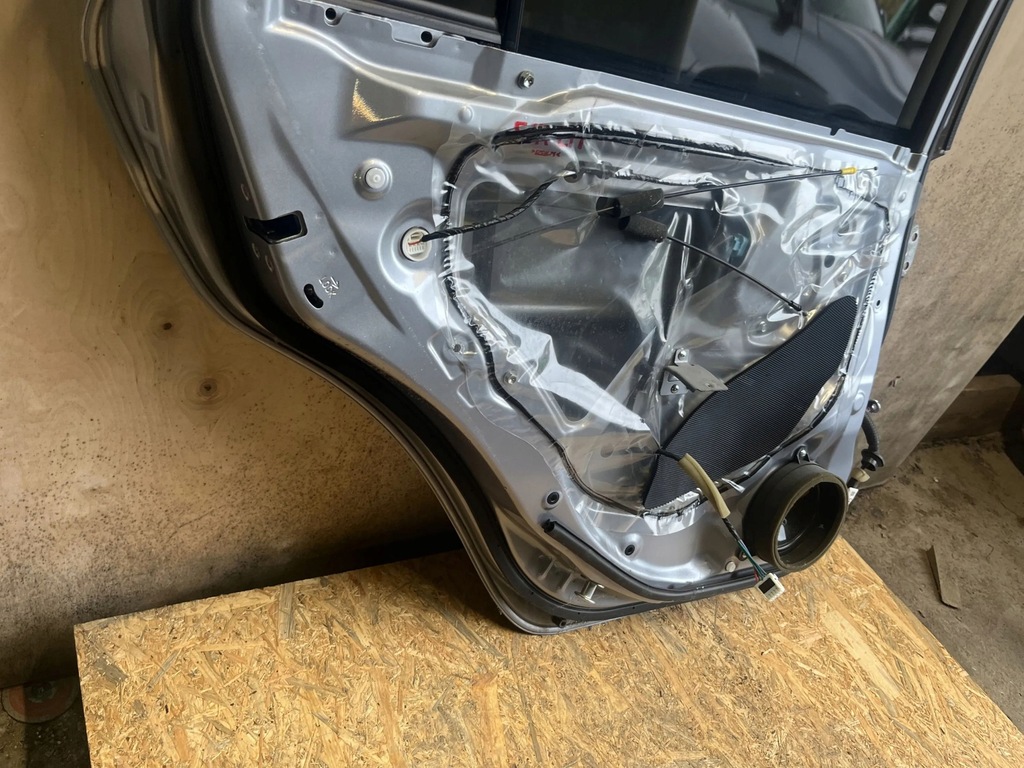 фото №11, Subaru xv дверь задние 2016 левая сторона