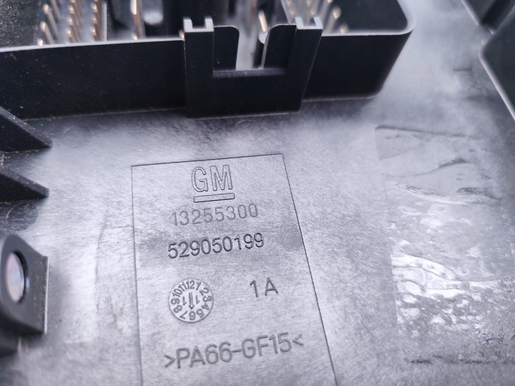 Vauxhall insignia рамка / модуль запобіжників 2.0 cdti дизель 13255300 2011 Зі Шроту