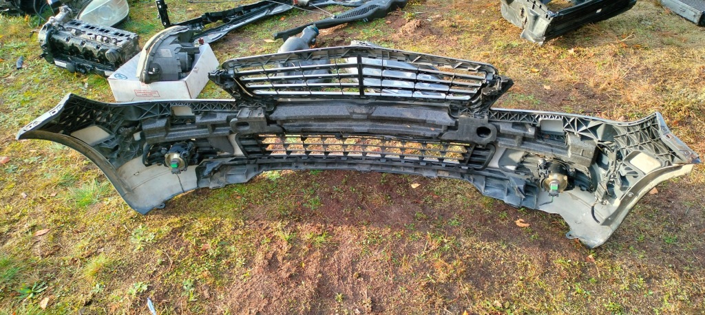 Бампер перед передний комплектный  mercedes w204 c klasa pdc Цена