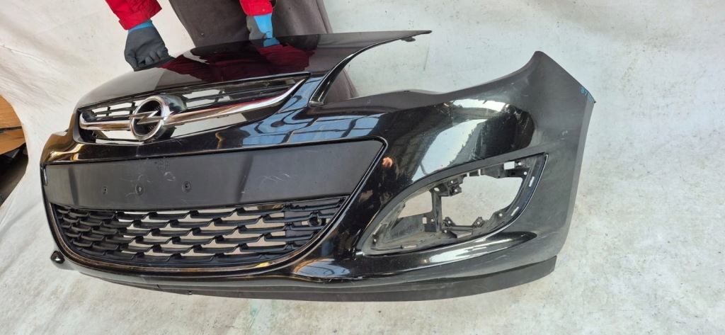 Opel astra j iv рестайлінг  2012-2015 бампер перед передній решітка радіатора 13368660 Ціна