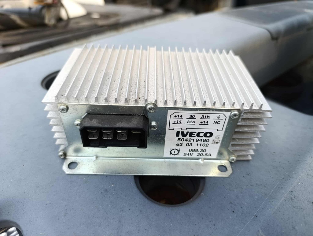 фото №1, Преобразователь напряжения iveco stralis hi-way 504219480