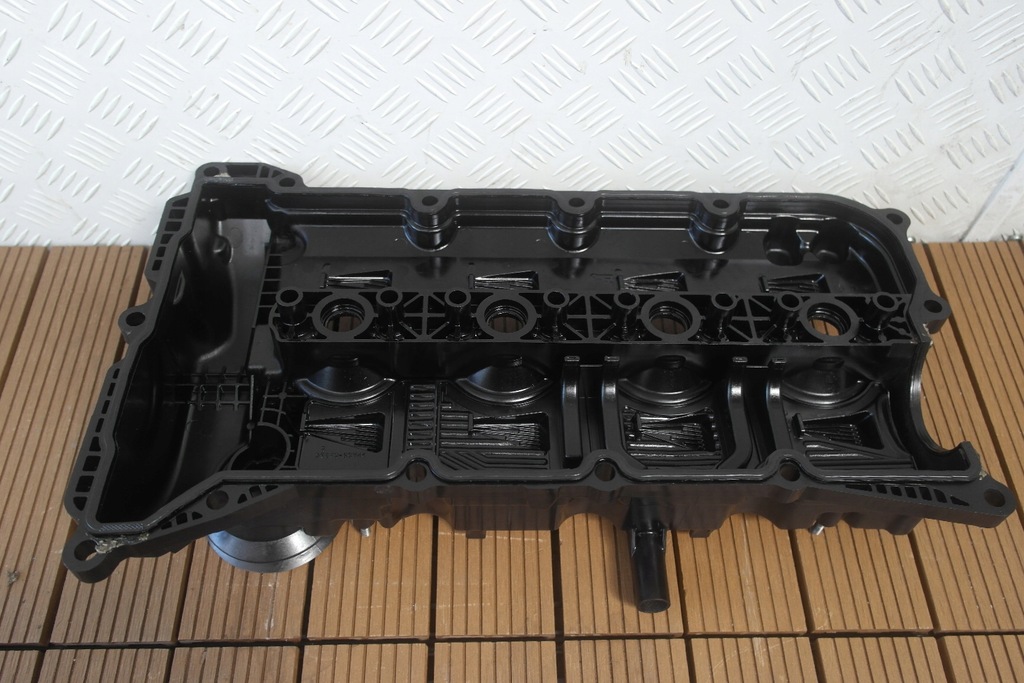 фото №4, Mazda 3 bl 6 gh 08-13 2.2 mzr-cd r2aa кришка клапанів r2aa10220 оригінальний номер