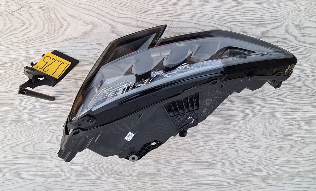 фото №7, Лампа левая диод audi a3 8y 8y0941011a