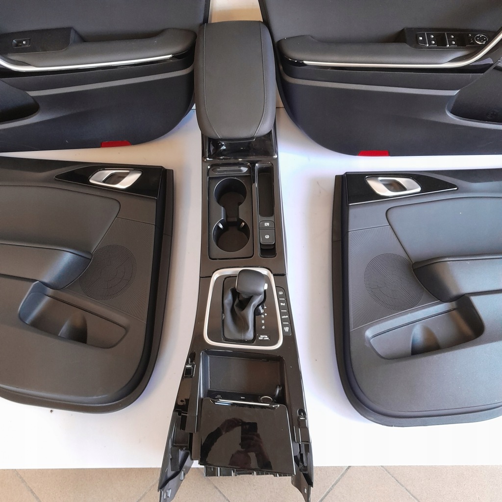 фото №15, Kia ceed iii kombi hev шкіра сидіння заднє сидіння обшивки тунель комплект підігрів вентильований