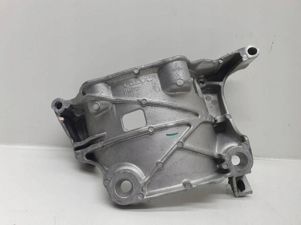 Купить Кронштейн кронштейн генератора volvo s90 2 b5 2.0 31480101