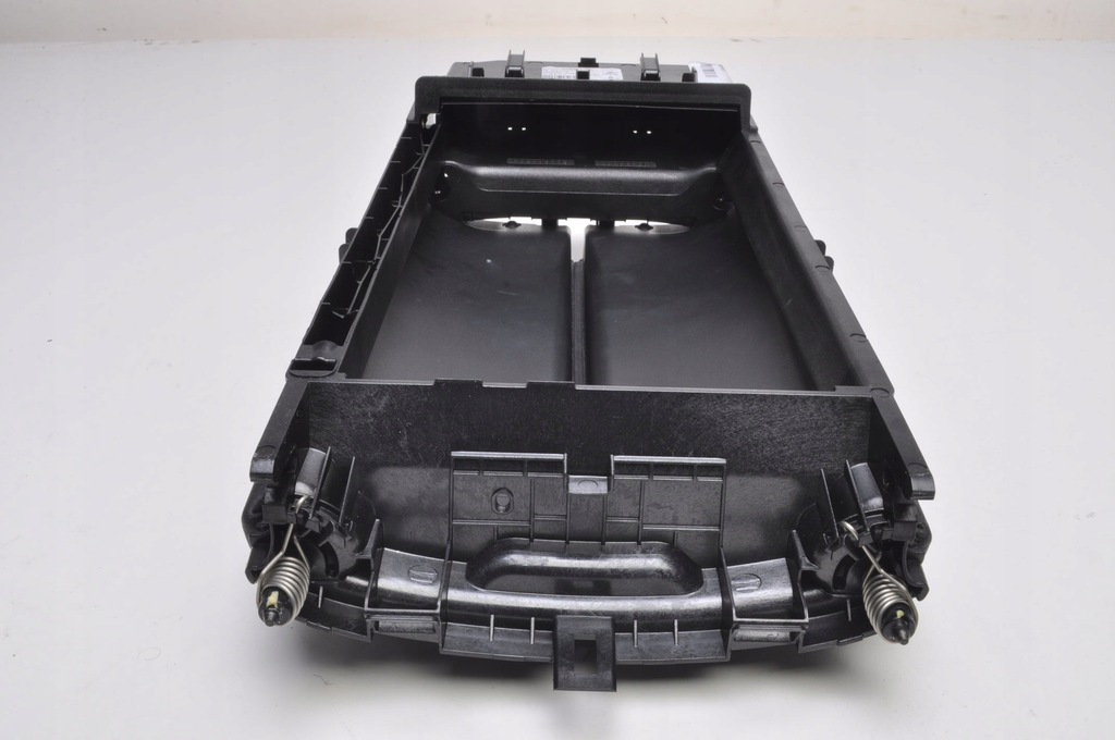 фото №13, Mercedes w205 подлокотник кожаный 2056808704