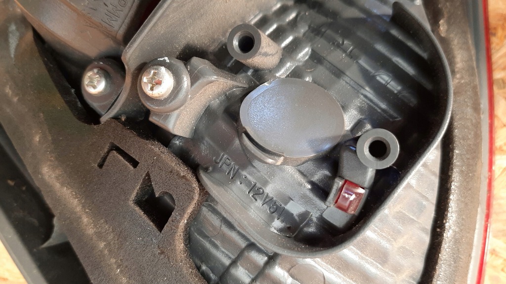 фото №8, Toyota avensis verso лампа задняя задняя левая w крышка