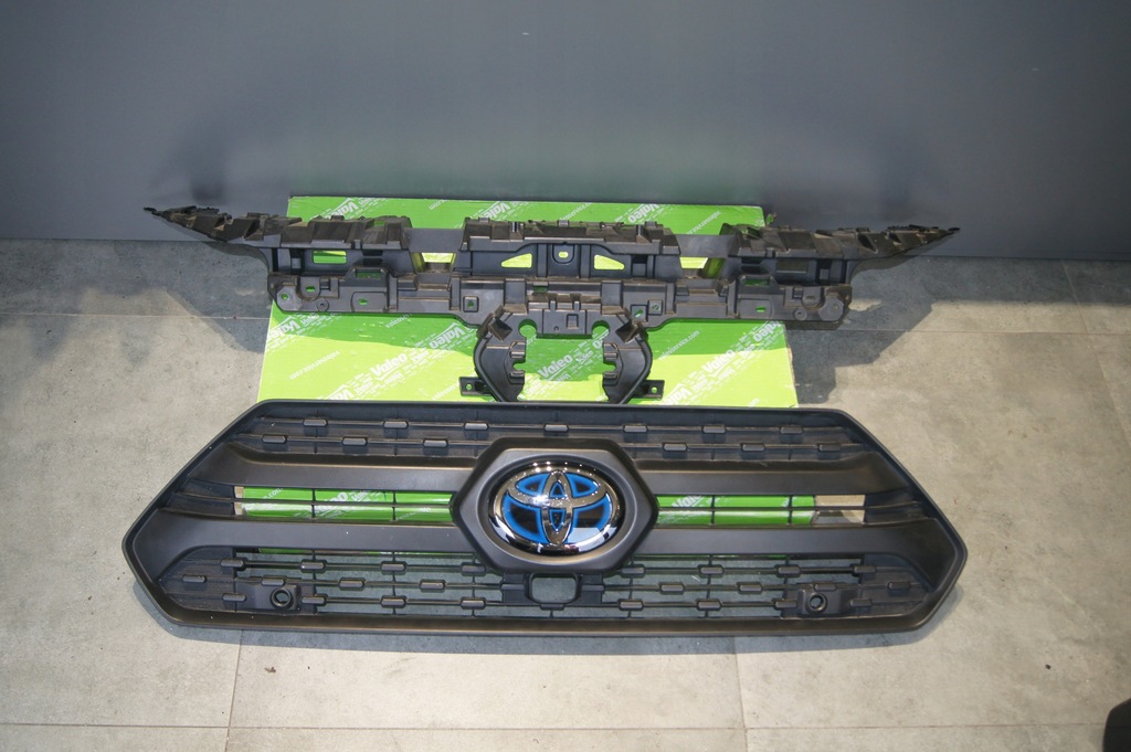 фото №1, Решётка радиатора toyota rav4 v adventure hybrid решётка радиатора 2018+