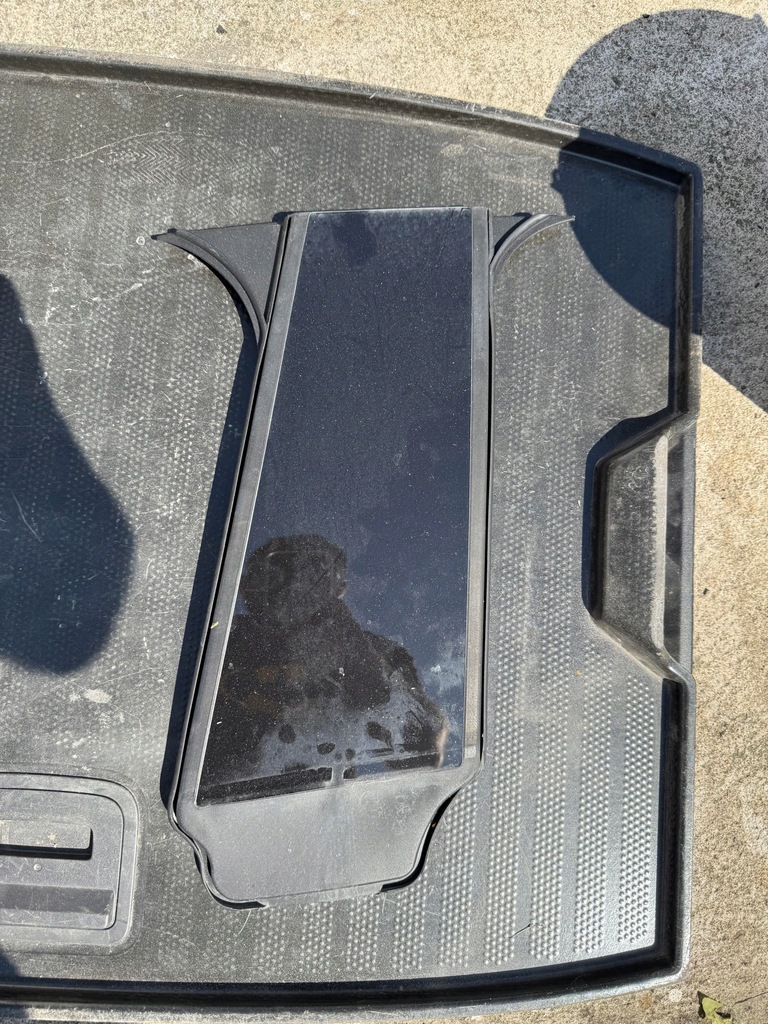 фото №1, Захист стійка b ліва eqe v295 a2956900700