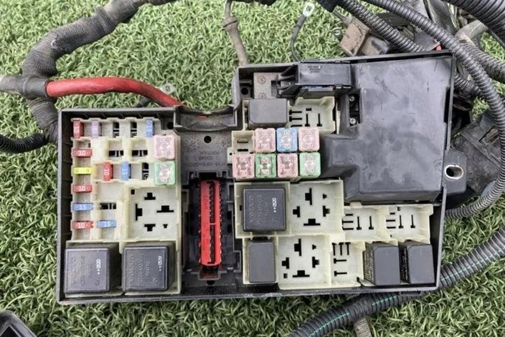 фото №14, Жгут двигателя volvo s40 ii ms 30737467 2.0l дизель 100kw 2005