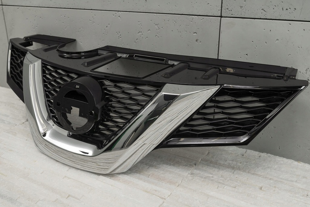 фото №12, Nissan rogue 2014-2017 решётка радиатора с отверстие na камера