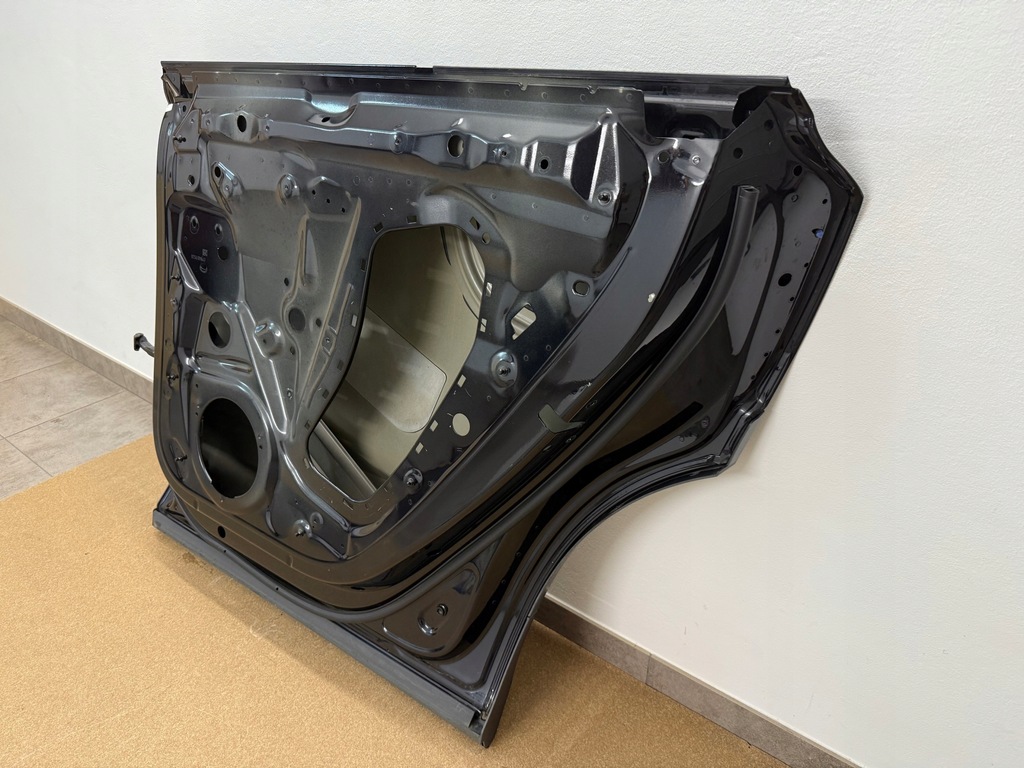 фото №7, Audi q8 sq8 4m8 дверь правый задняя задние lc9x + накладки