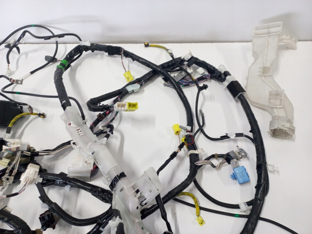 Електропроводка джгут салону lexus ux 250h f-sport Недорого