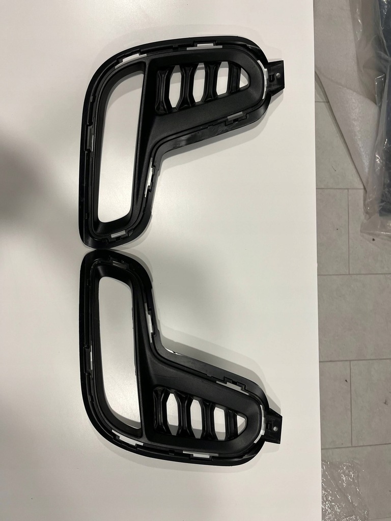 фото №1, Dodge durango 2021 решётка противотуманной фары