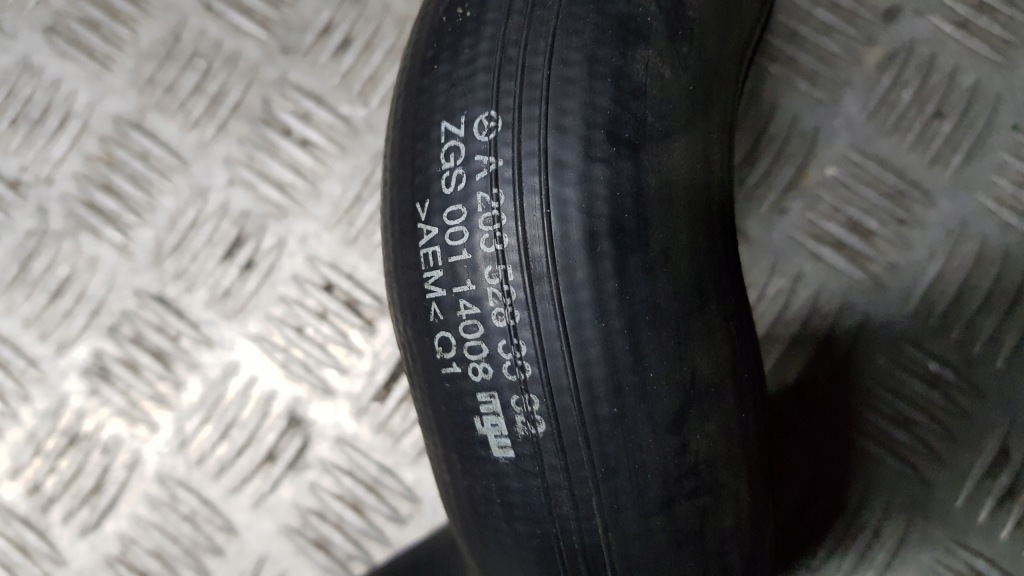 Mercedes w203 шланг труба інтеркулер 2.2 cdi a2035283382 Недорого