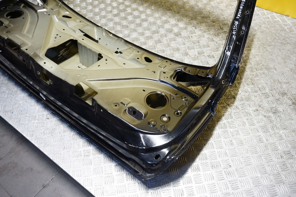 фото №16, Nissan pathfinder 2022 2023 2024 - крышка багажника задняя багажника задняя лампа usa