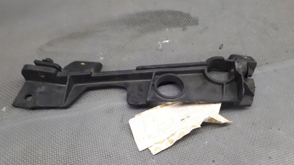 Купити Напрямна бампера лівий cadillac