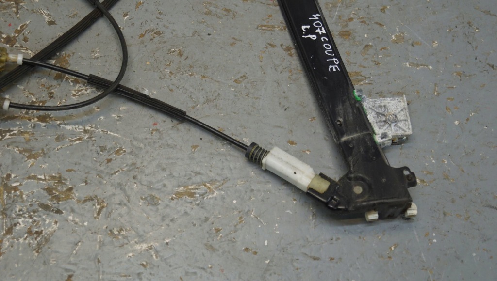 Peugeot 407 купе подъемник стекло левое  mh92 Недорого