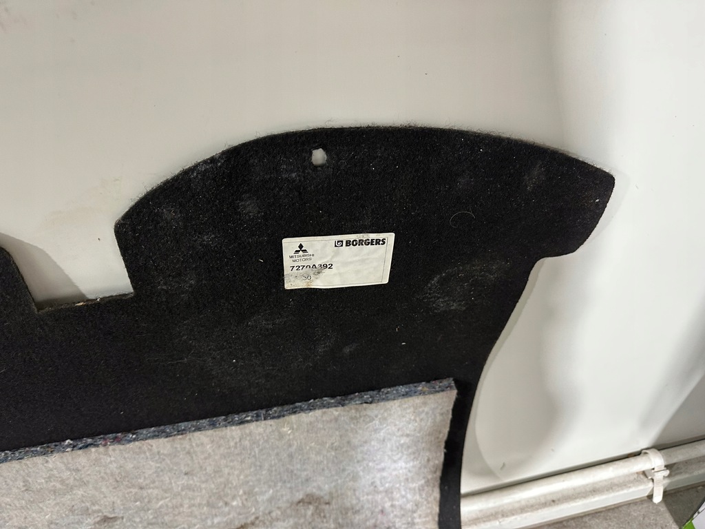 фото №7, Mitsubishi colt vi 5d килимок обшивка багажника