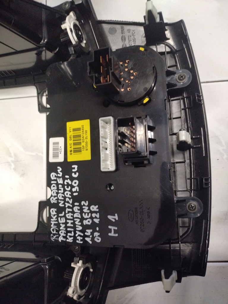 фото №11, Hyundai i30 10r панель кондиціонера рамка радіо решітка обдув 97250-2l150