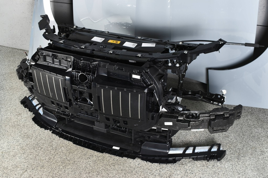 фото №11, Bmw i7 7 g70 капот бампер крыло pas радиатор лампы led m-pakiet c4p