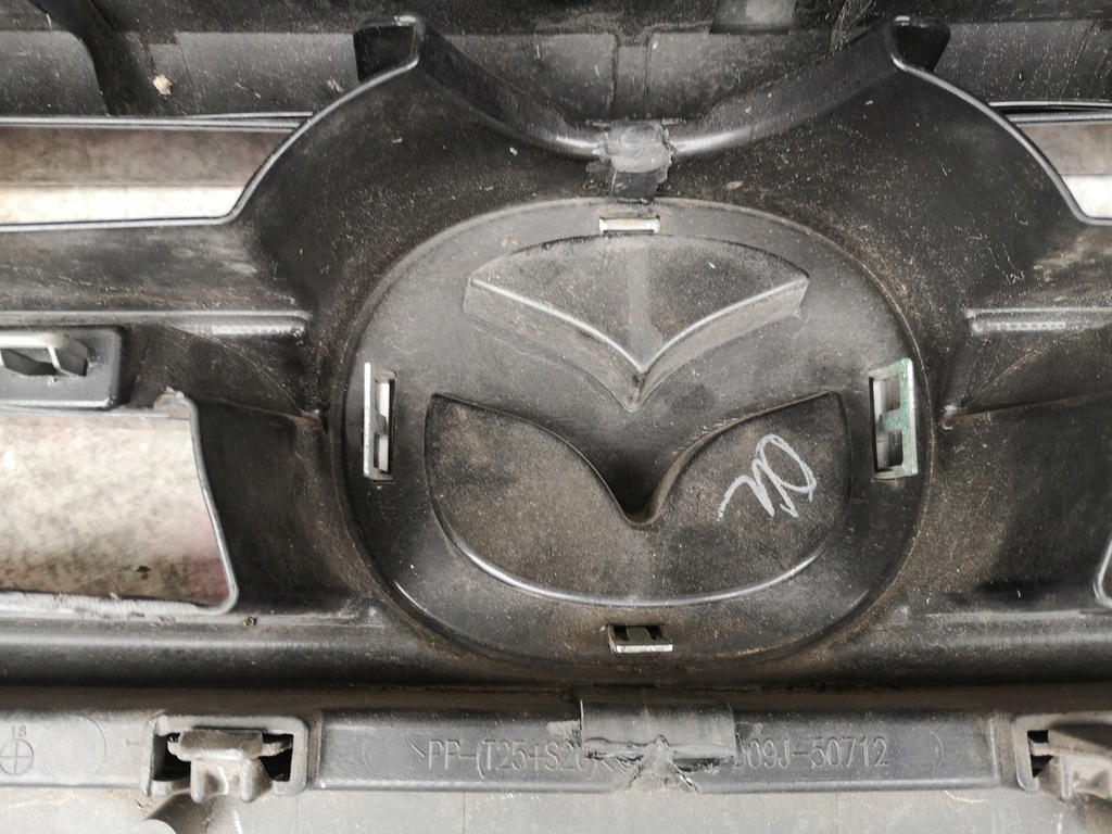 фото №12, Mazda 2 dj sport 14- 2014- бампер передний решётка радиатора решётка хром цвет чёрный