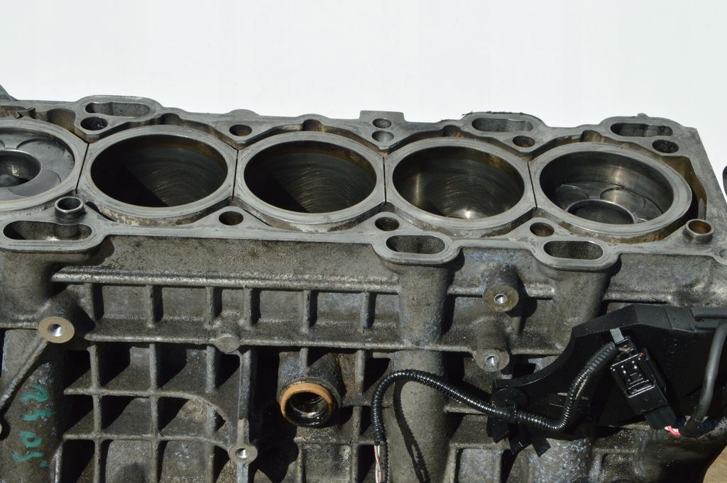 фото №10, Блок двигателя wał вкладыши поршни volvo 2.4 d5 v70 s60 s80 xc90 d5244t d5 244t