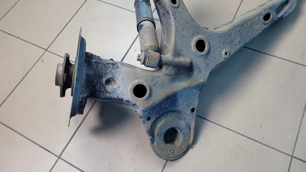 фото №6, Toyota proace ii 20r поворотный кулак рычаг амортизатор правый задняя 9807504980