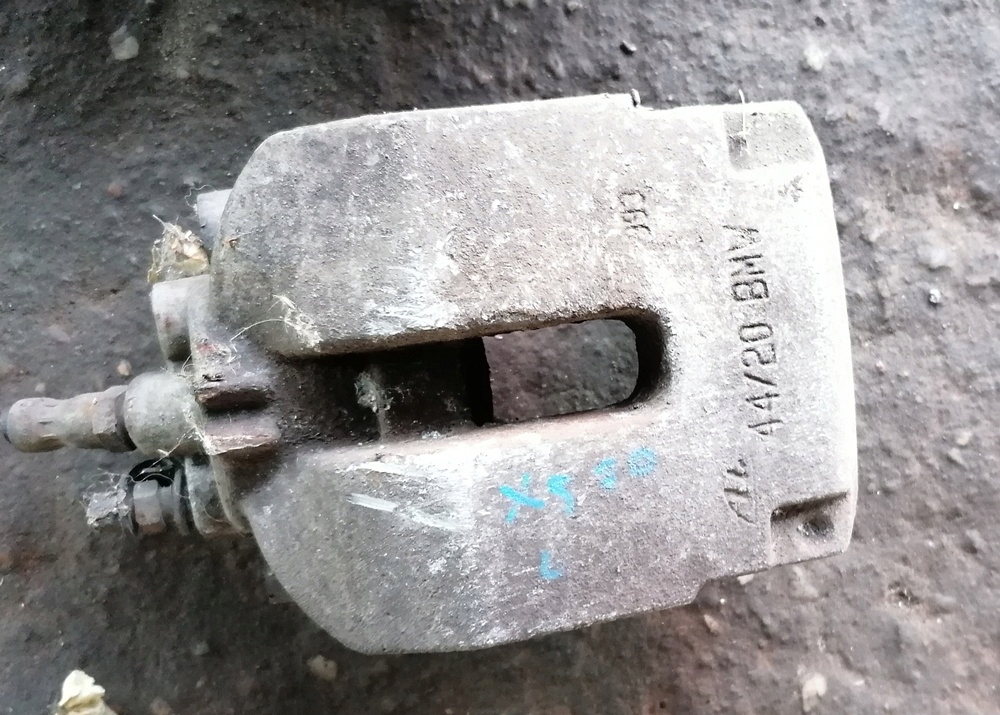 фото №1, Bmw x5 e70 супорт гальмівний лівий