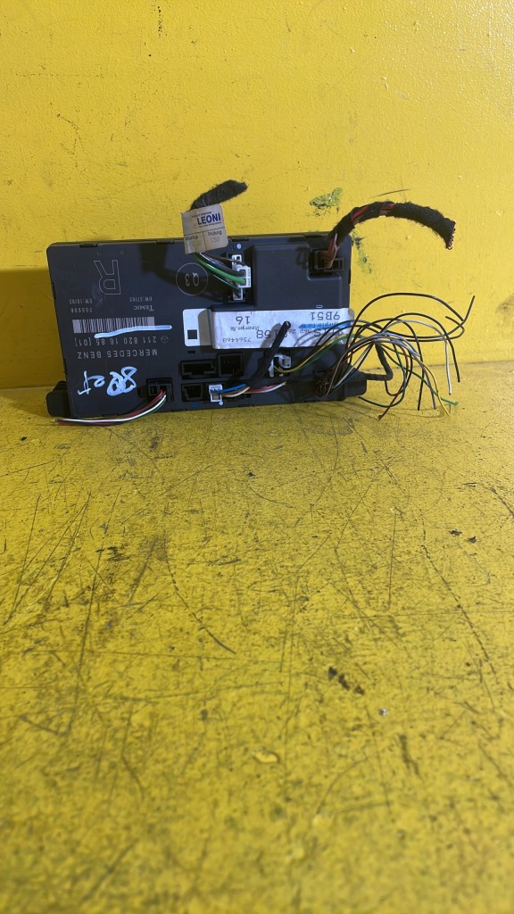 Купити Mercedes w211 kombi - модуль двері - правий перед - 2118201685