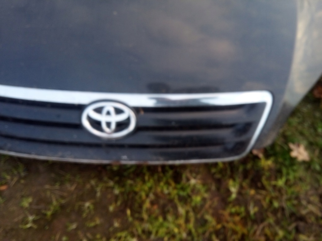 фото №6, Toyota avensis verso 01- капот перед решётка радиатора