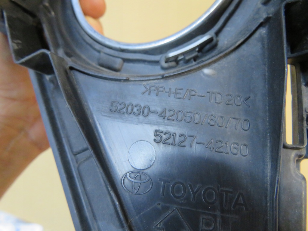 фото №10, Решётка рамка бампера противотуманной фары правая toyota rav4 iv 15-18r lift 52030-42050