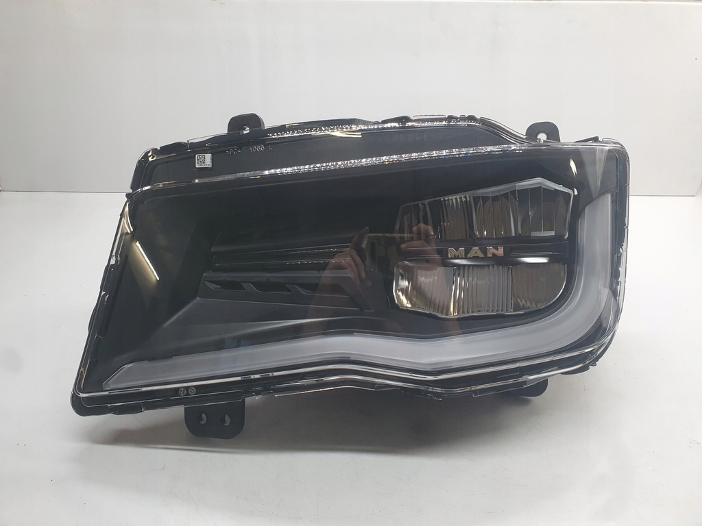 фото №1, Фара лампа перед передняя левая man tgx tgs tgm full led 81251016821