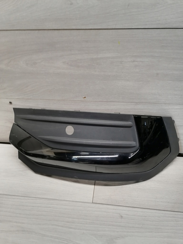 фото №1, Audi q5 sportback решітка правий задня 80f807320